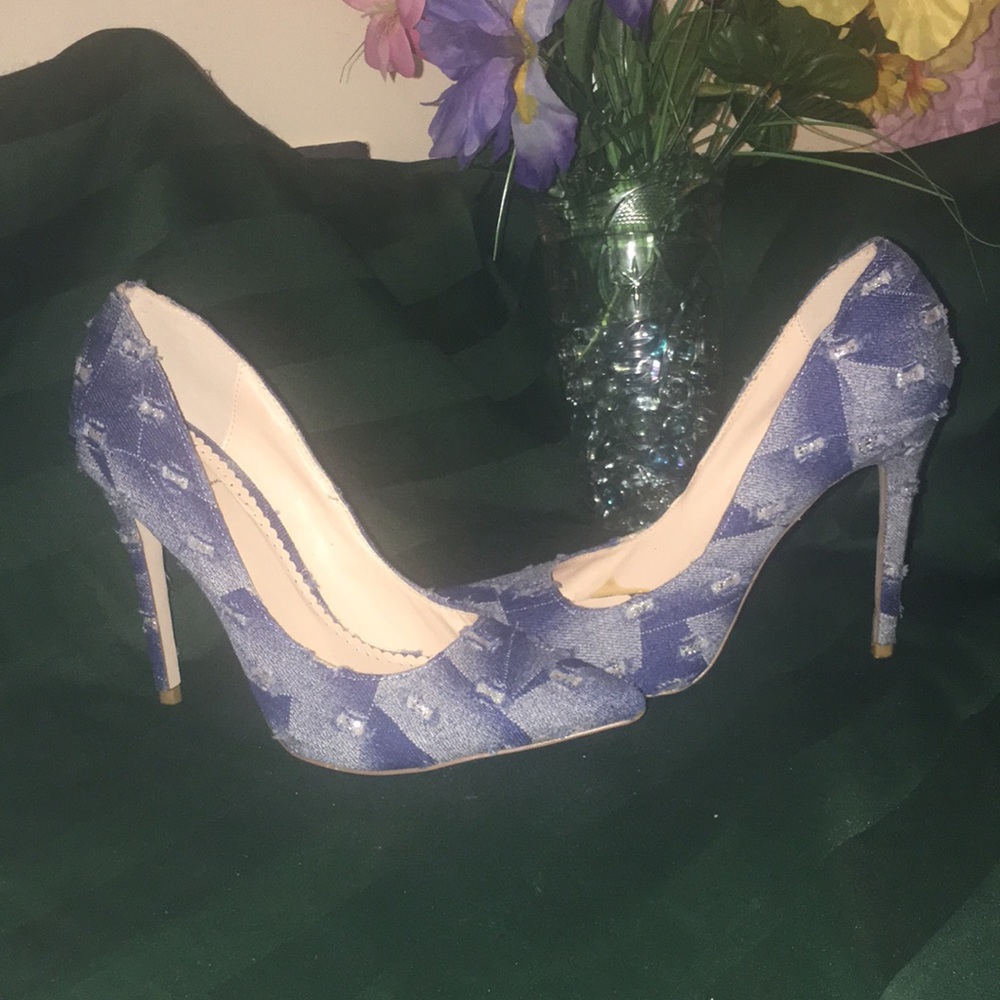 Jean pointed toe pumps